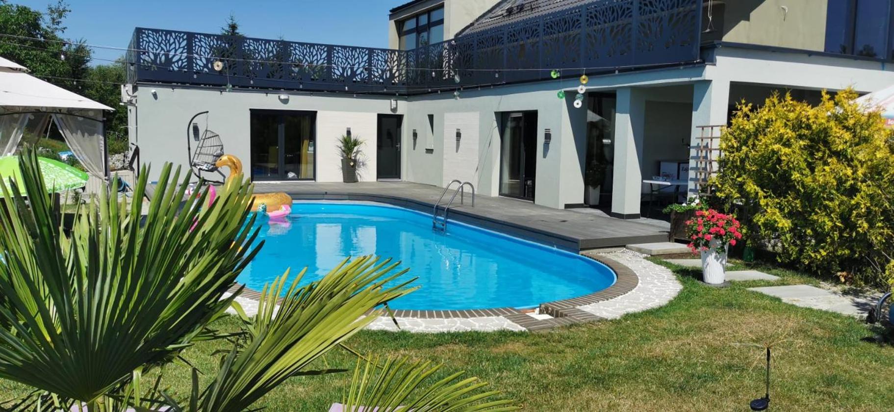 Zajazd U George'A Ziebice Exterior photo